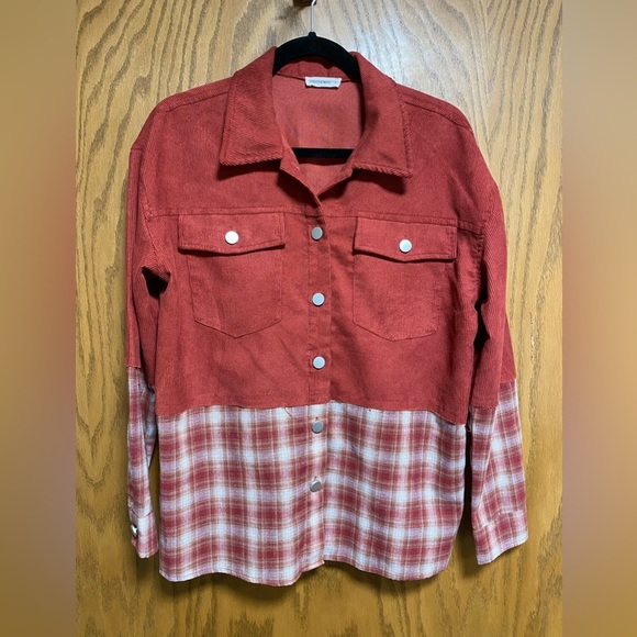 ANDTHEWHY BUTTON FRONT TOP - SIZE S - OVERSIZED PLEASE CHECK MEASUREMENTS - Picture 1 of 7